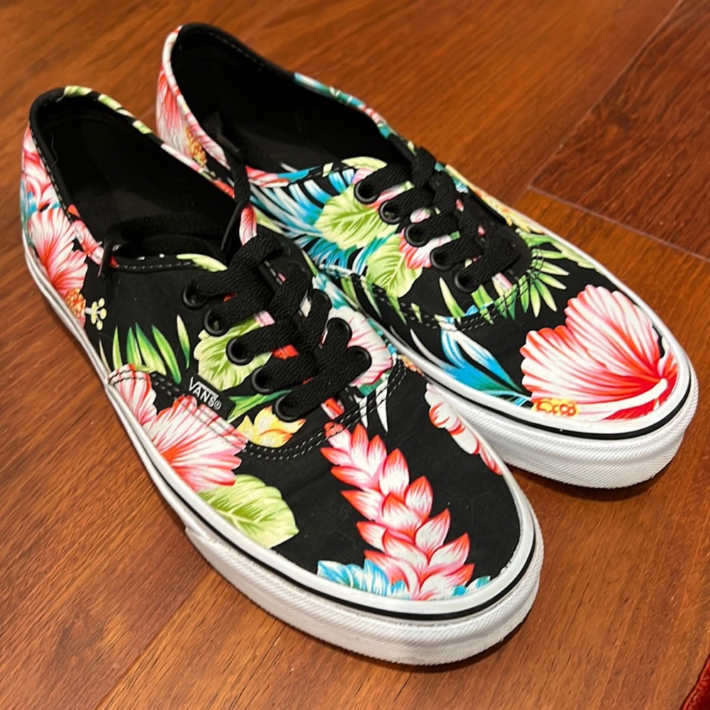 VANS Women’s Tropical Shoes Size 8
